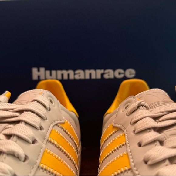 Adidas Humanrace Pharrell Williams sneakers. - Picture 2 of 7